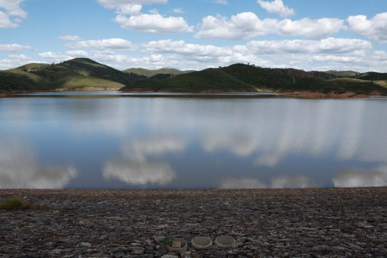 Quantidade de água desceu em setembro em todas as bacias hidrográficas