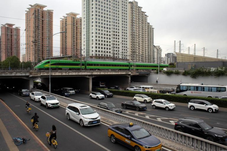 China quer duplicar infraestrutura de carregamento para elétricos até 2027