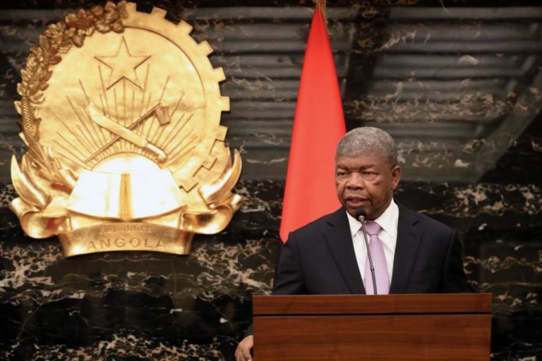 PR angolano condecora 383 militares incluindo Nandó, Paulo Lara e Kangamba