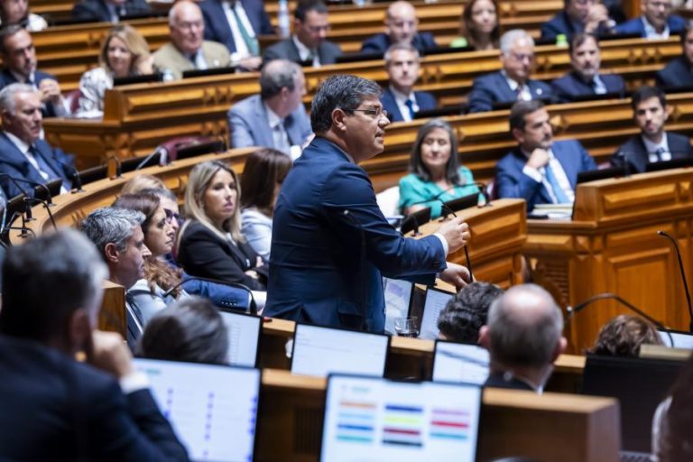 PS quer “equilíbrio” e especificidade para CPLP e UE na revisão da lei da nacionalidade