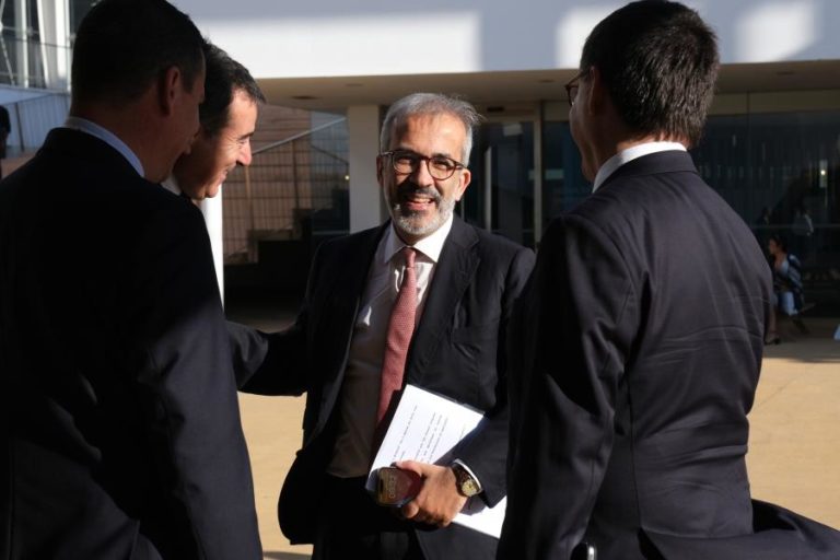 Reunião entre Trump e Putin para cessar-fogo é mais importante do que lugar escolhido – MNE