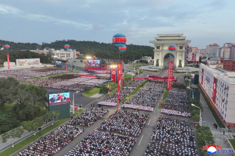 Primeiro-ministro chinês na Coreia do Norte para aniversário do Partido dos Trabalhadores