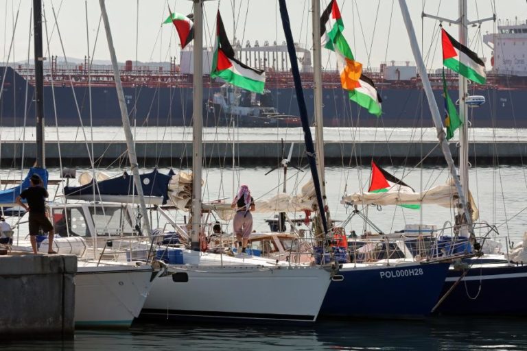 Detidos da flotilha vão ser transferidos para Israel