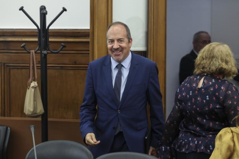 Álvaro Santos Pereira nomeado governador do BdP e assume funções a 06 de outubro