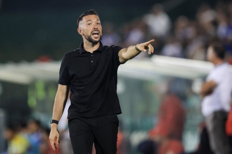 Farioli espera “grande desafio” frente ao Estrela Vermelha na Liga Europa