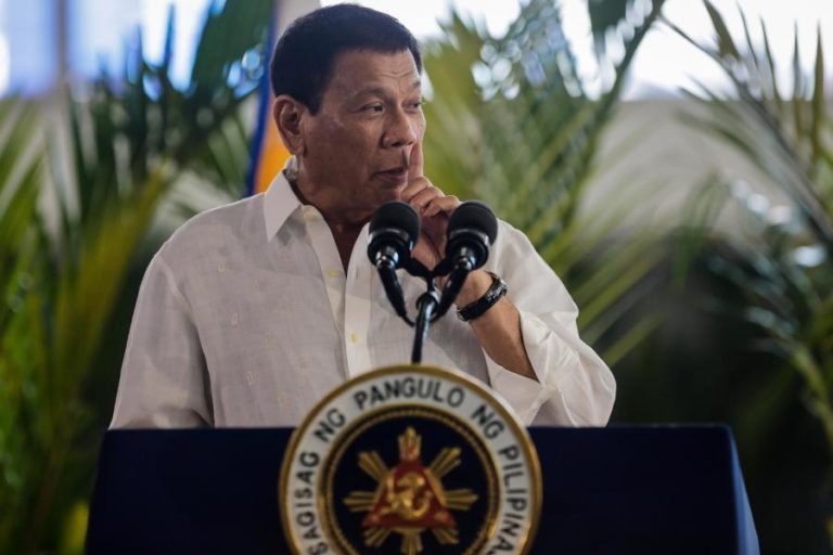 Tribunal Penal Internacional recusa libertar ex-presidente das Filipinas