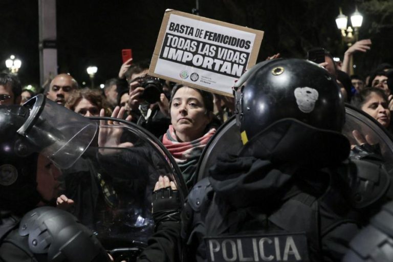 Polícia do Peru detém alegado mentor de homicídio de três mulheres na Argentina