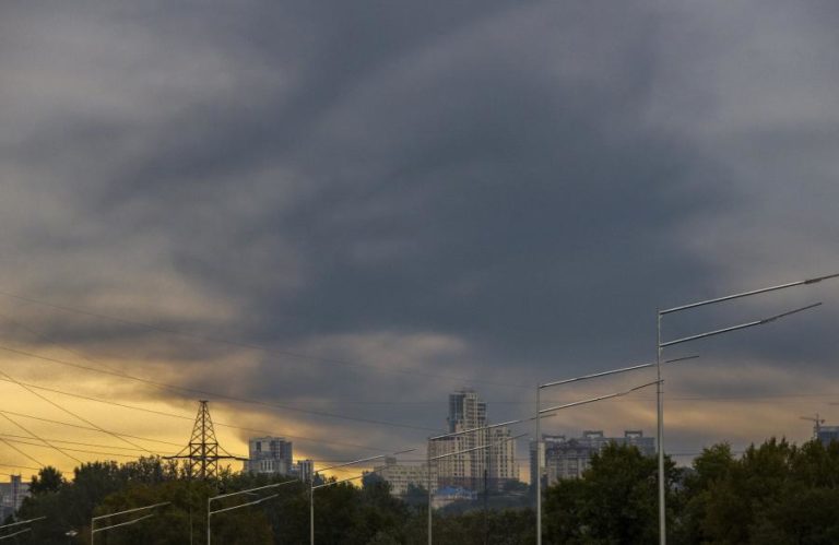 Rússia anuncia ataque em grande escala de Kiev com mais de 250 drones intercetados