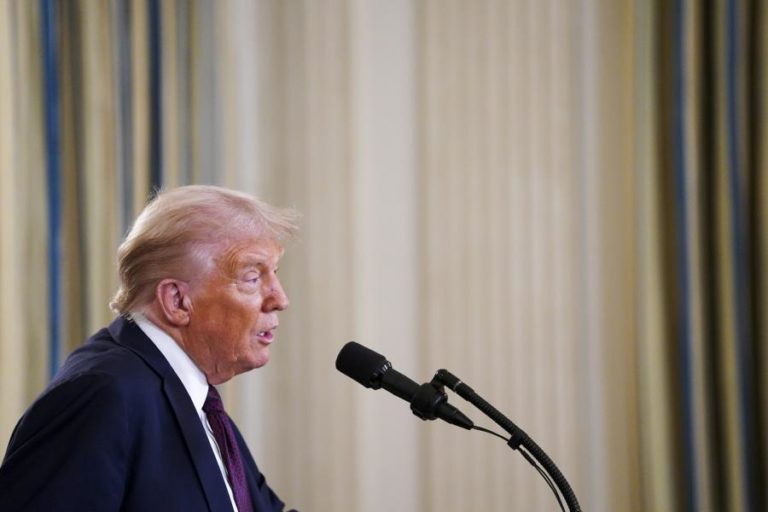 Trump cancela financiamento de 223 projetos de energia em 16 Estados democratas