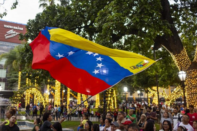 Venezuela adverte que defenderá soberania perante agressões dos Estados Unidos