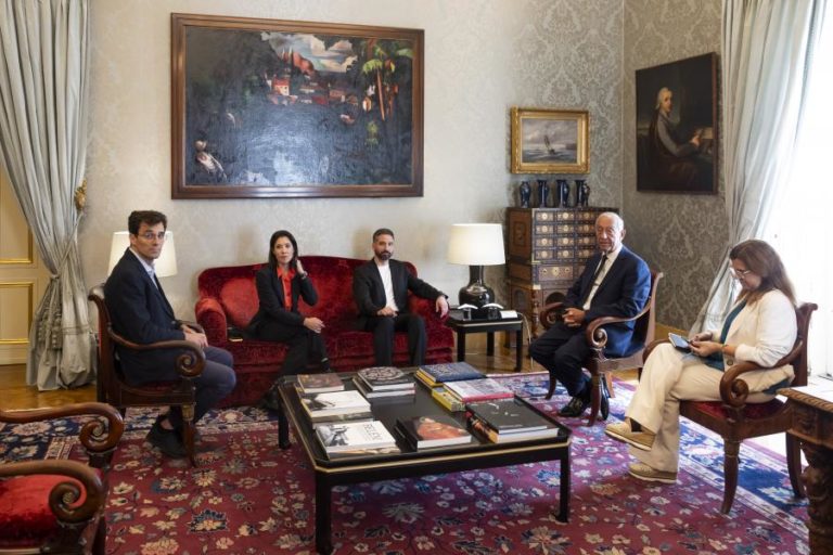 BE informado pelo PR que Mortágua e outros portugueses estão num porto de Israel