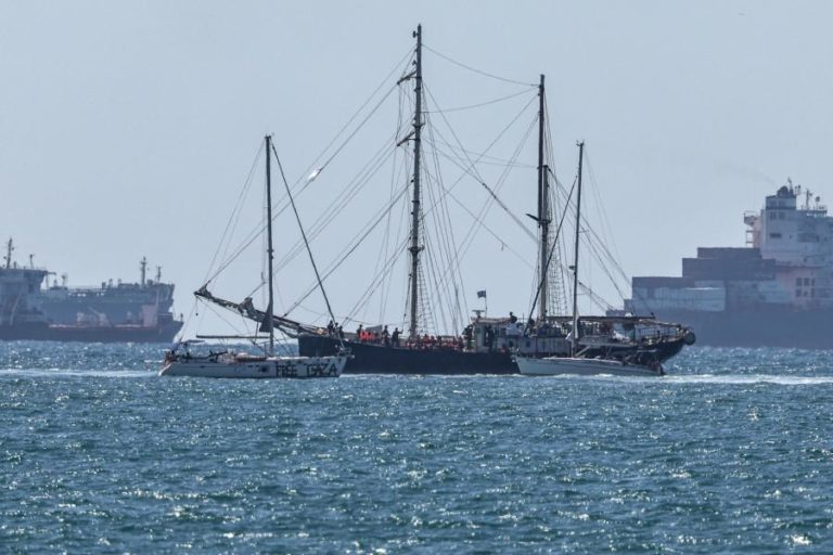 Membros da nova flotilha que rumava para Gaza foram detidos por Israel