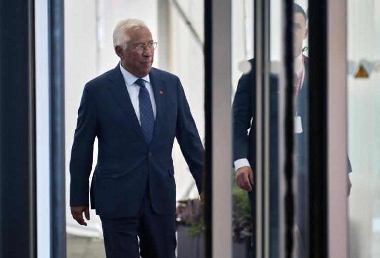 António Costa defende que legitimidade reforçada dos presidentes “em nada contribuiu” para estabilidade política