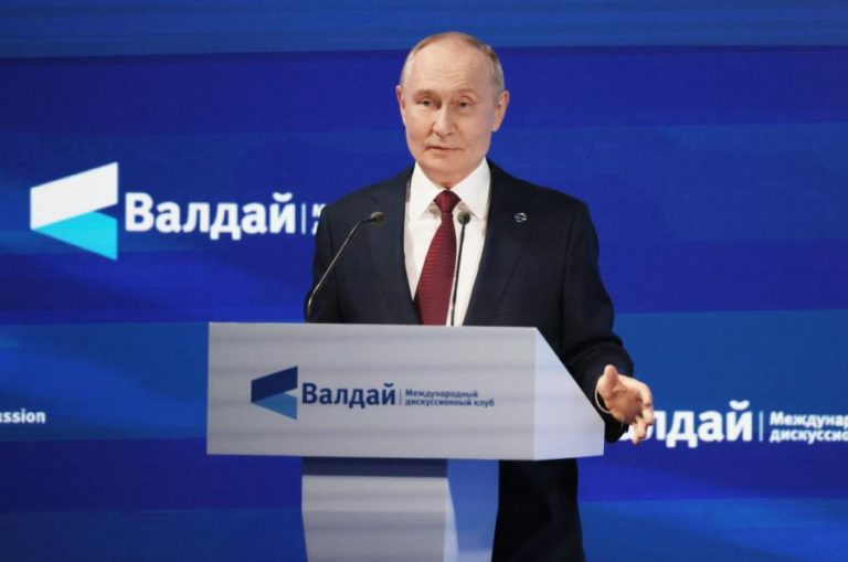 Putin avisa que resposta a militarização europeia não tardará e será convincente