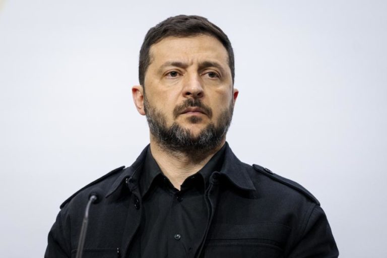 Zelensky pede mobilização europeia para conter escalada da Rússia