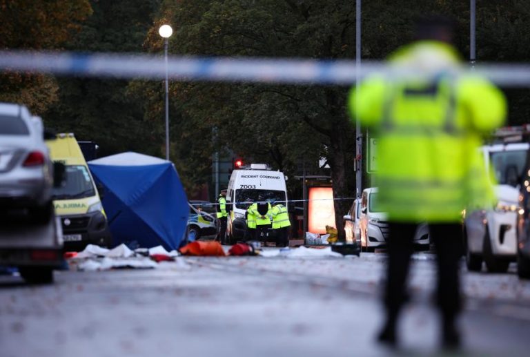 Polícia inglesa interroga seis pessoas detidas na sequência do ataque em Manchester