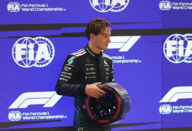 George Russell conquista pole position no GP de Singapura de F1