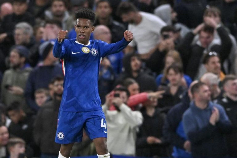 Chelsea bate Liverpool com golo de Estêvão nos ‘descontos’