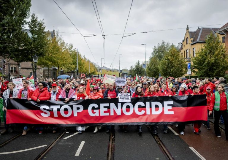 250.000 pessoas manifestam-se a favor da Palestina em Amesterdão