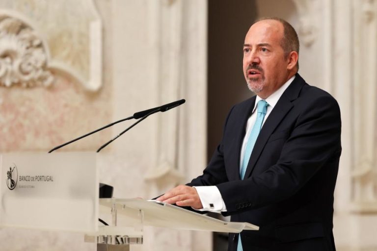 Banco de Portugal alerta que fluxos para os PALOP limitam-se a cobrir serviço da dívida nos próximos anos