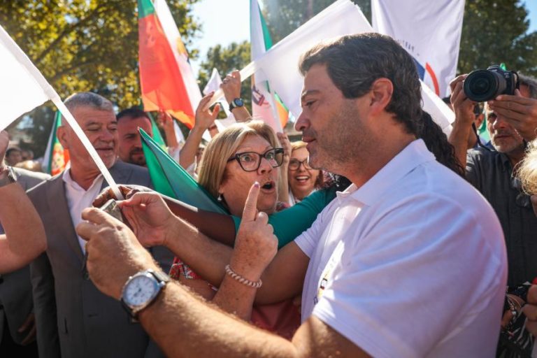 Ventura acusa Mortágua de vitimização e critica Governo por receber ativistas