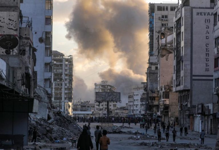 Donald Trump diz que reféns do Hamas deverão ser libertados na segunda-feira