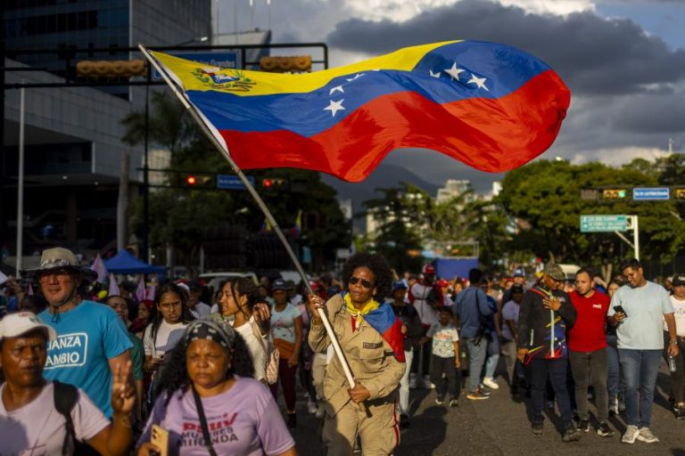 Parlamento da Venezuela aprova lei que unifica poderes perante “as ameaças” dos EUA