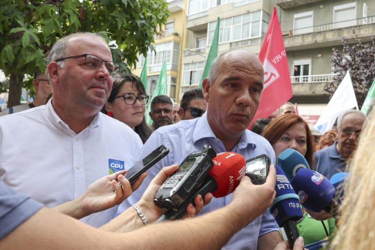 Raimundo desafia Montenegro a revelar “coisas negativas” do OE2026