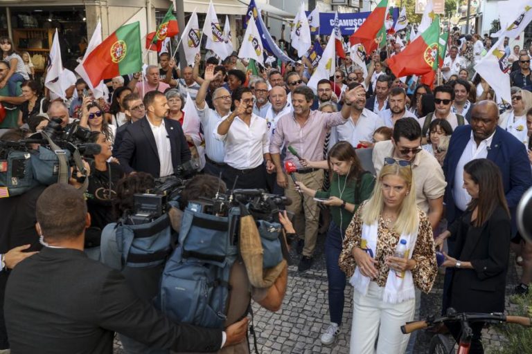 Passos Coelho mostra que há “renascimento da direita”