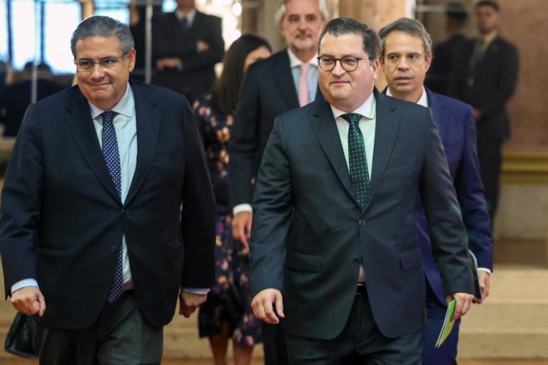 OE2026: Governo prevê excedente de 0,3% este ano e 0,1% em 2026