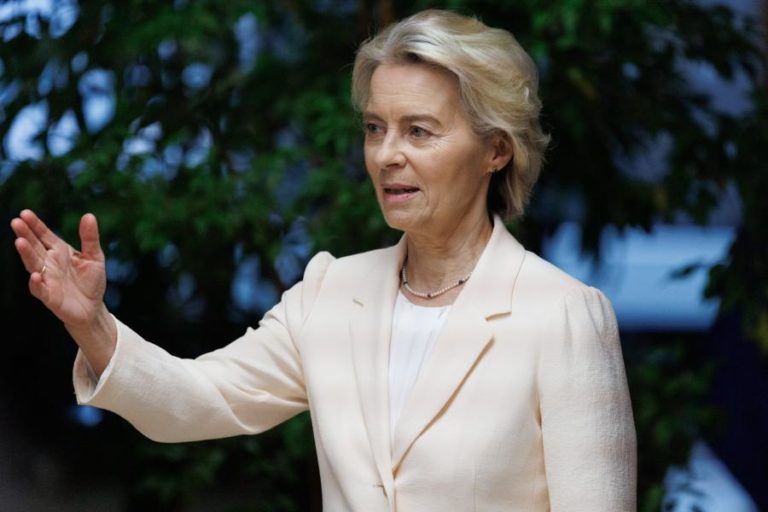Von der Leyen inicia na Albânia visita aos Balcãs e promete apoio na adesão à UE