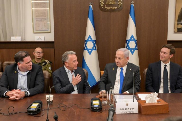 Enviados especiais dos EUA Steve Witkoff e Jared Kushner visitaram Faixa de Gaza