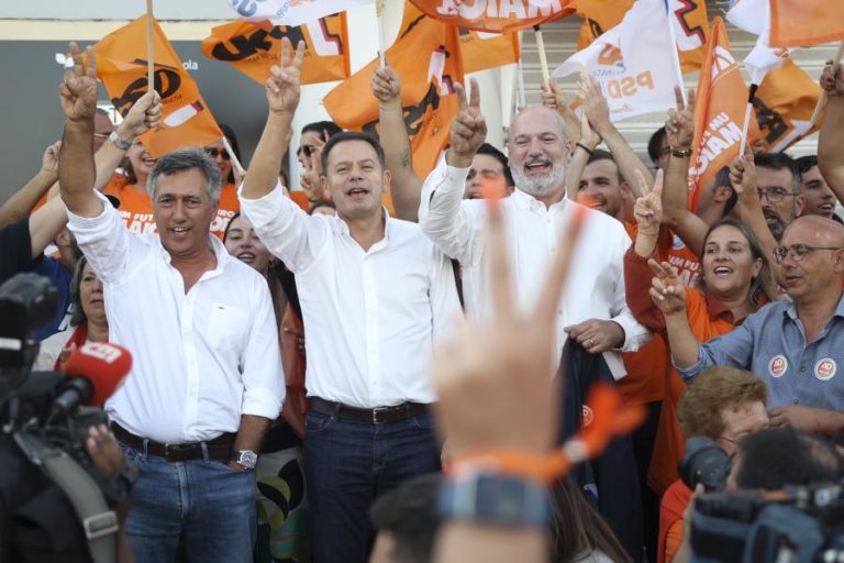 Montenegro aconselha voto em presidentes de câmara “mais alinhados” em parcerias com Governo