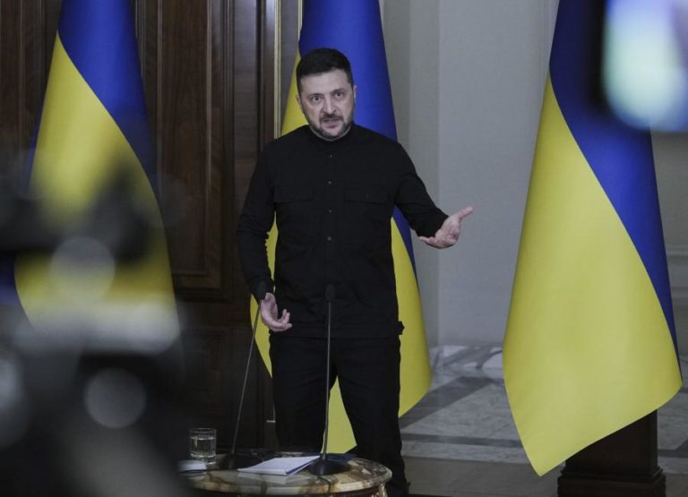 Zelensky reivindica avanços do Exército ucraniano e pede mais defesa aérea