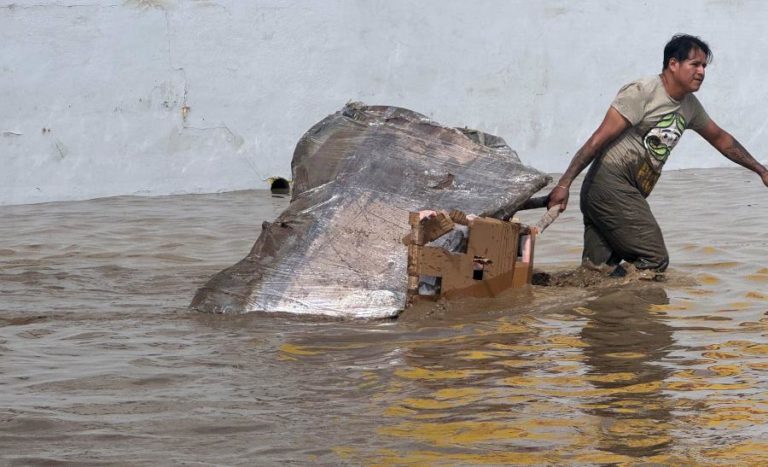 Sobe para 64 número de mortos devido às chuvas fortes no México