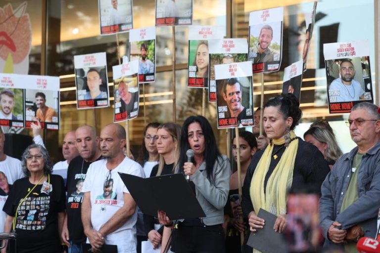 Israel só liberta palestinianos após confirmar regresso de todos os reféns