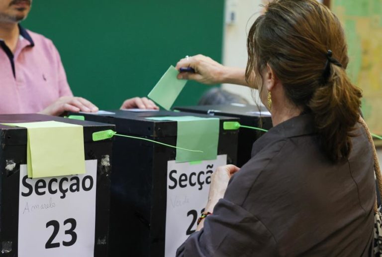 Projeções preveem abstenção entre 43% e 48,3% nas autárquicas