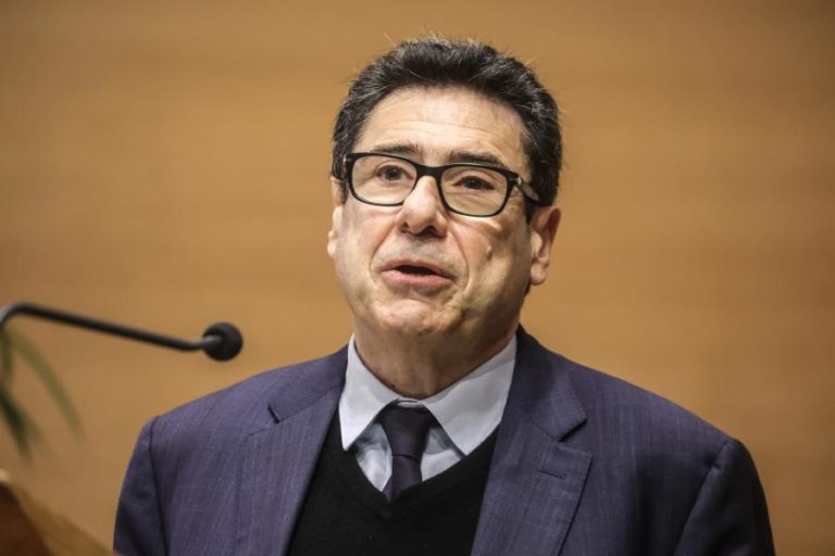 Nobel da Economia apela para que Europa não deixe China e EUA monopolizarem inovação tecnológica