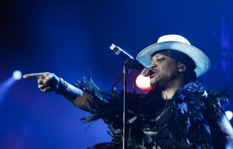 Cantor D’Angelo figura cimeira da neo-soul e do R&B morre aos 51 anos