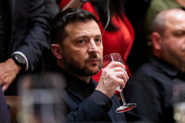 Zelensky disposto a deslocar-se à Hungria se for convidado