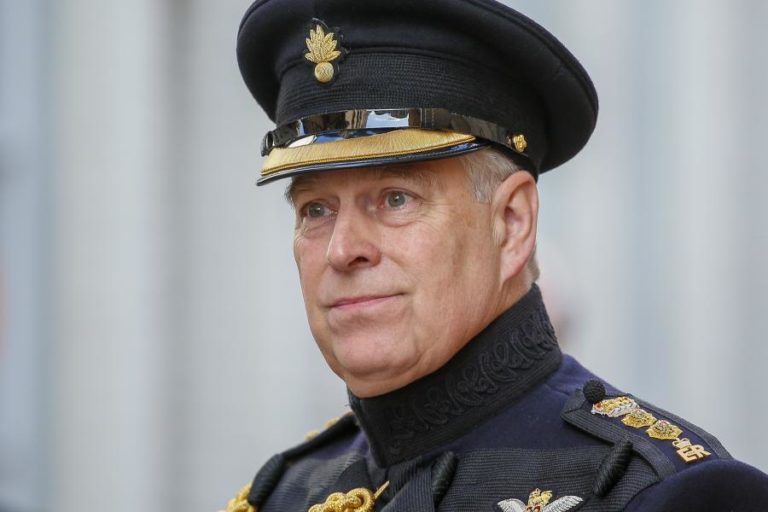 Palácio de Buckingham anuncia que Príncipe André deixará de usar títulos mesmo o de Duque de York