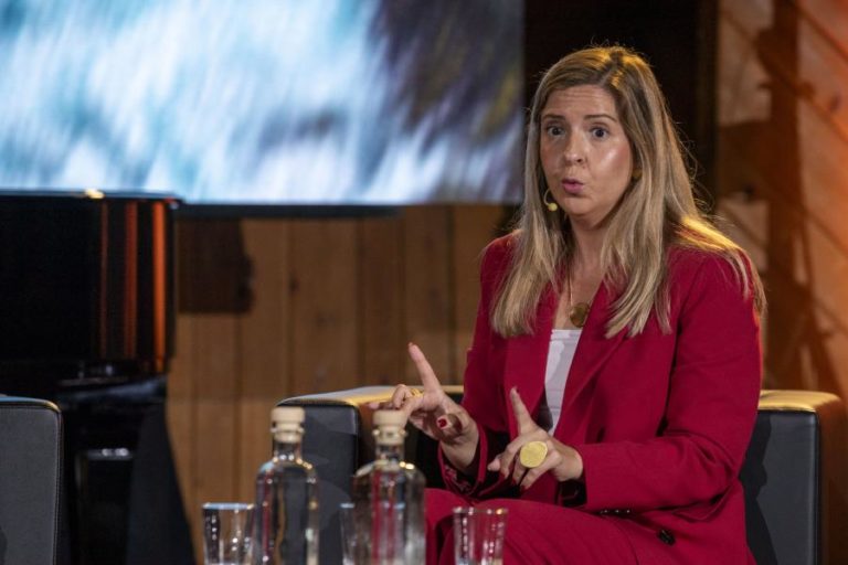 Ministra da Cultura defende aposta precoce na cultura