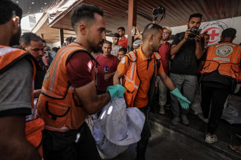 Israel bombardeia Faixa de Gaza alegando que Hamas atacou unidade militar