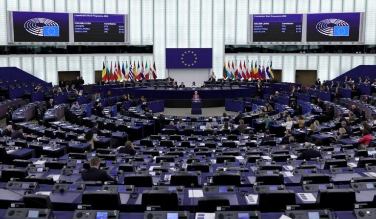 UE adota mais um pacote de sanções à Rússia