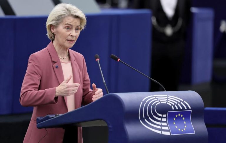 Von der Leyen pede à UE que evite “perigosas dependências” de terras raras da China