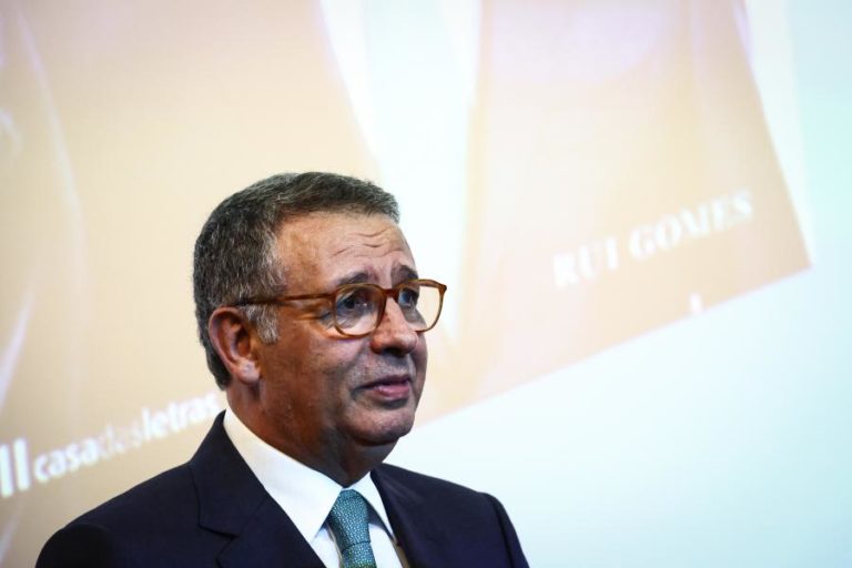 Seguro avisa que Presidência da República “não é um palco para vaidades”