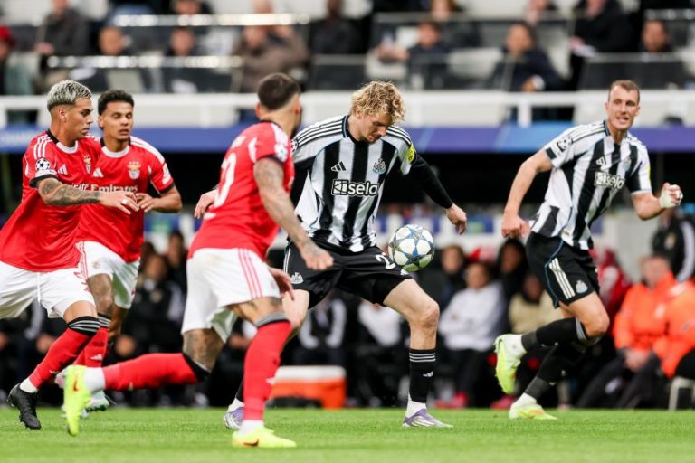 Benfica sofre nova derrota em Newcastle e continua sem pontuar