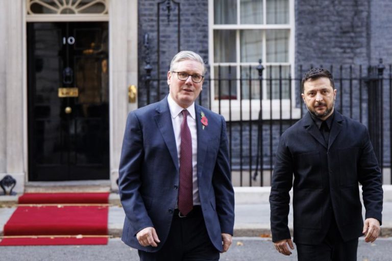 Starmer pede reforço dos meios de longo alcance de Kiev