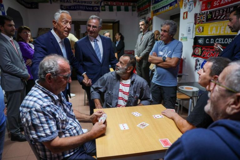 Marcelo espera que se encontrem “caminhos” para atrasos nos salários dos trabalhadores das Lajes