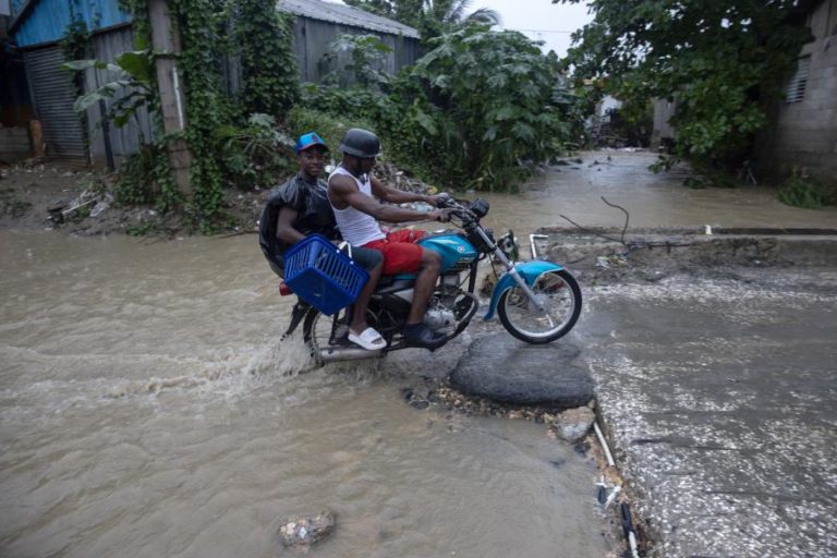 Tempestade Melissa atinge força de furacão e ameaça norte das Caraíbas